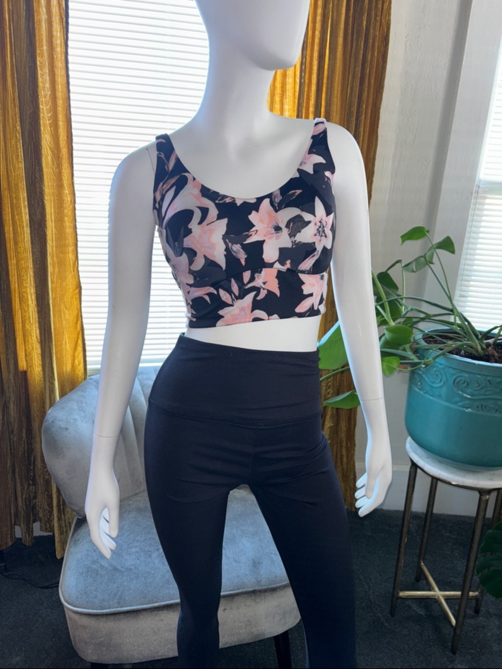 Victoria's Secret Black and Blush Floral Crop Sports Bra